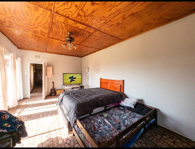5 BEDROOM HOUSE FOR SALE IN BRENTHURST